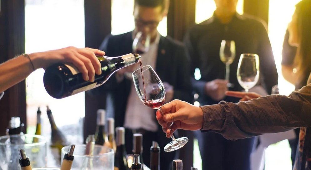 Как выбрать идеальное вино для особого мероприятия